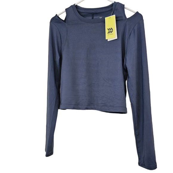 09 Women's Long Sleeve Sleeve Crop Top- All in Motion - Picture 4 of 12